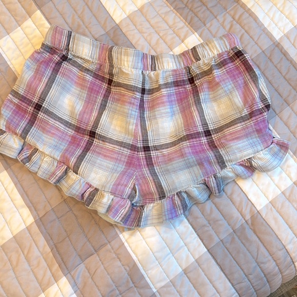 Cute Ruffle Trim Booty Sleep Shorts with Pockets in Size XS - Picture 6 of 6